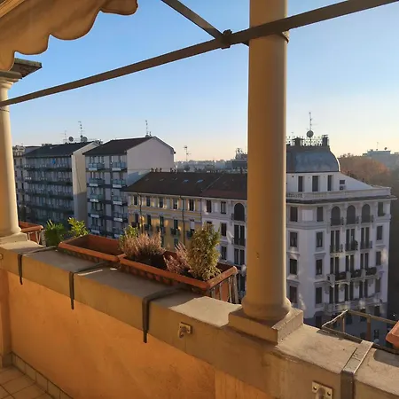 Apartamento Spacious Near Metro Loreto Milão