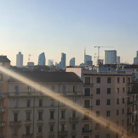 Apartamento Spacious Near Metro Loreto Milão